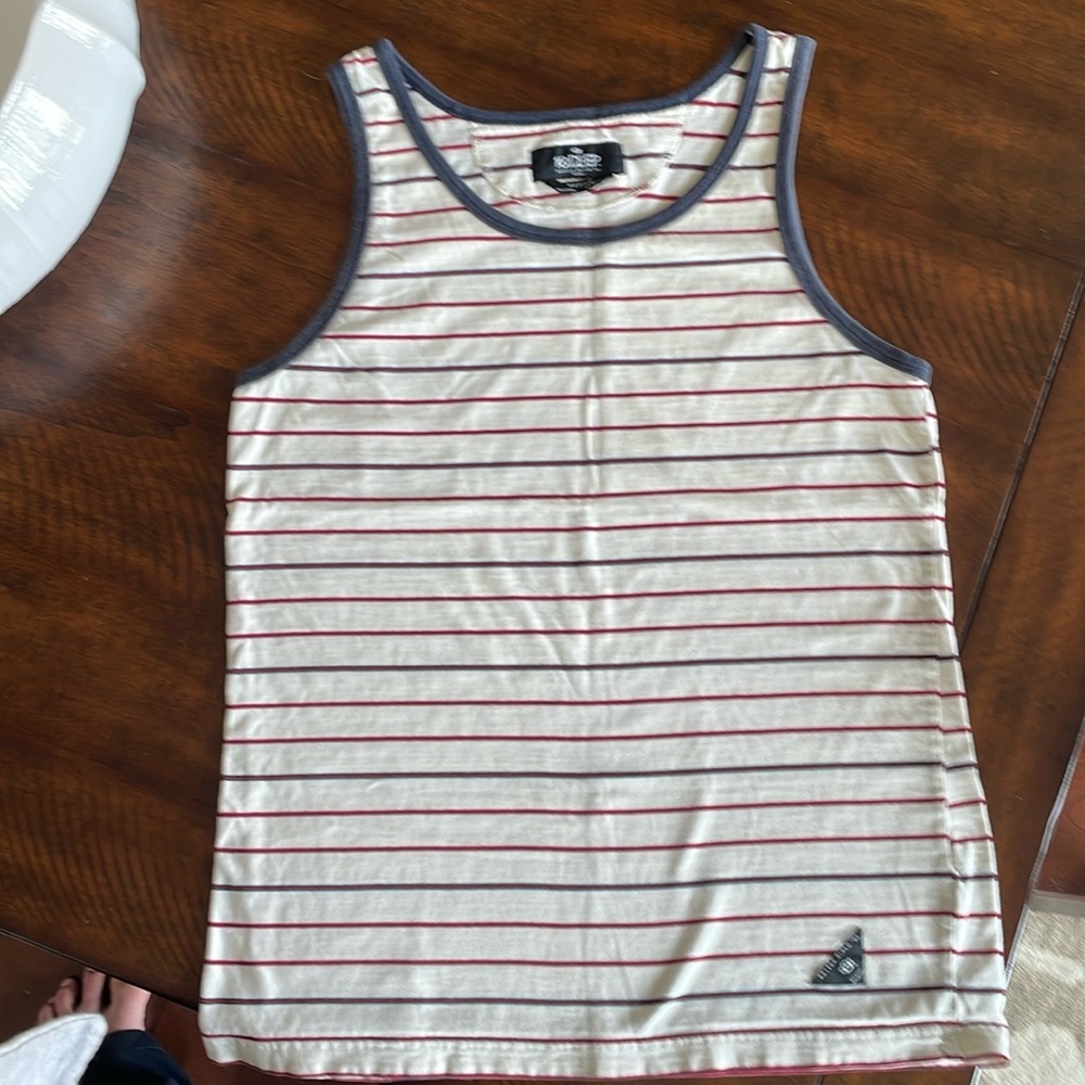 10. Deep tank top in size medium 100% cotton in good condition.
